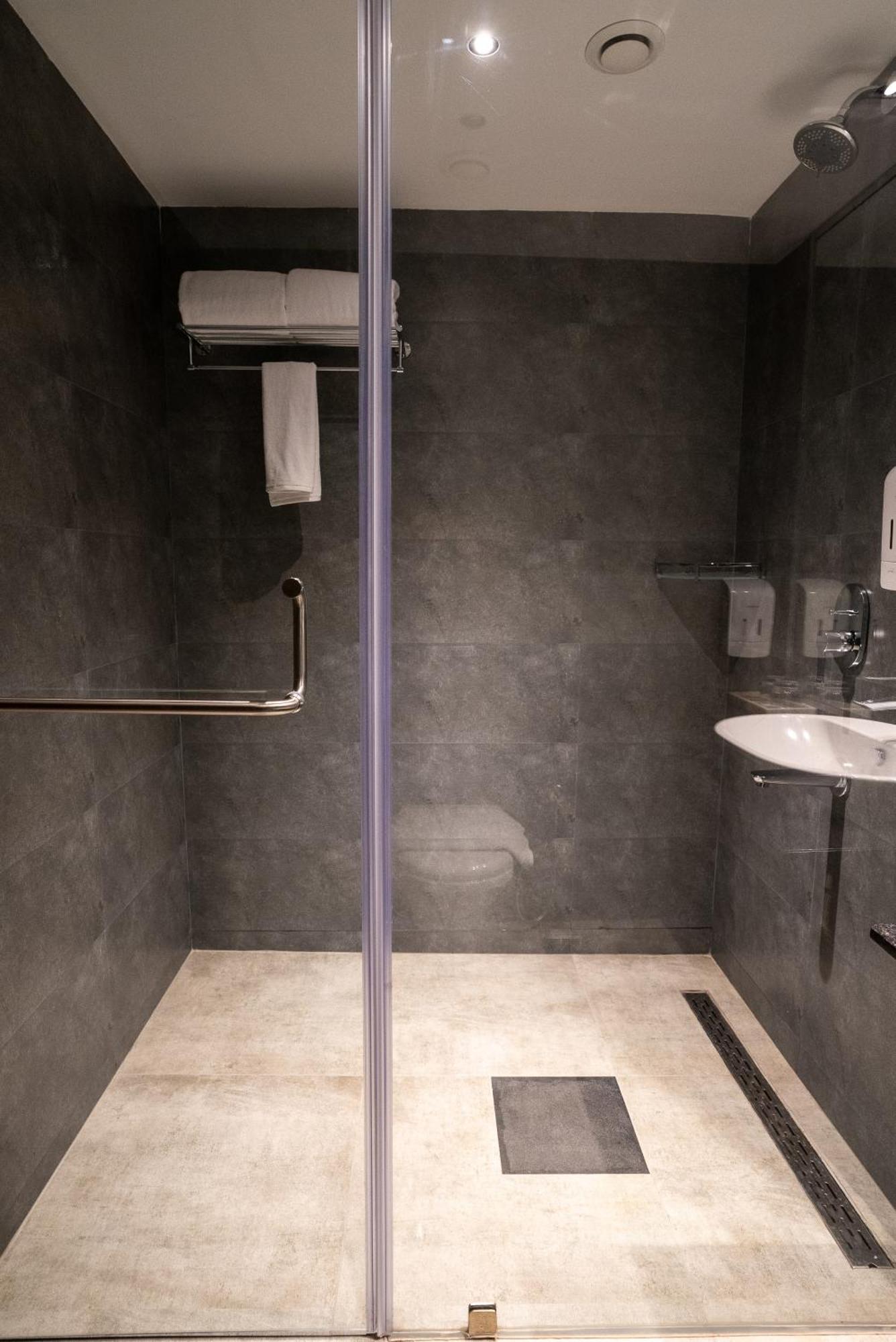 Lilac Hotel غوروفايور الغرفة الصورة